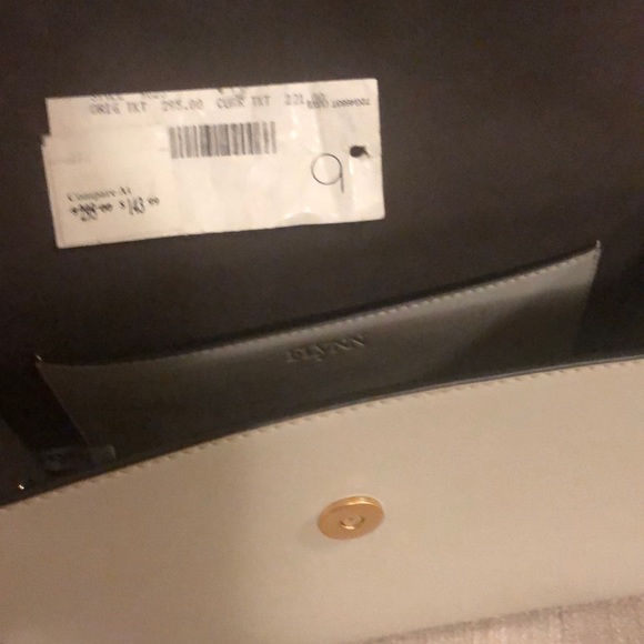 Crossbody Flynn bag - Picture 6 of 8